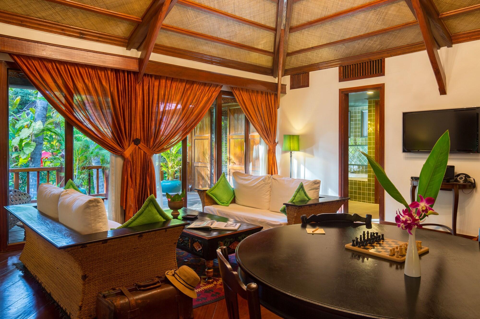 Angkor Village Hotel - Small Luxury Hotels Of The World Сием Реап Екстериор снимка The interior of a villa at the resort