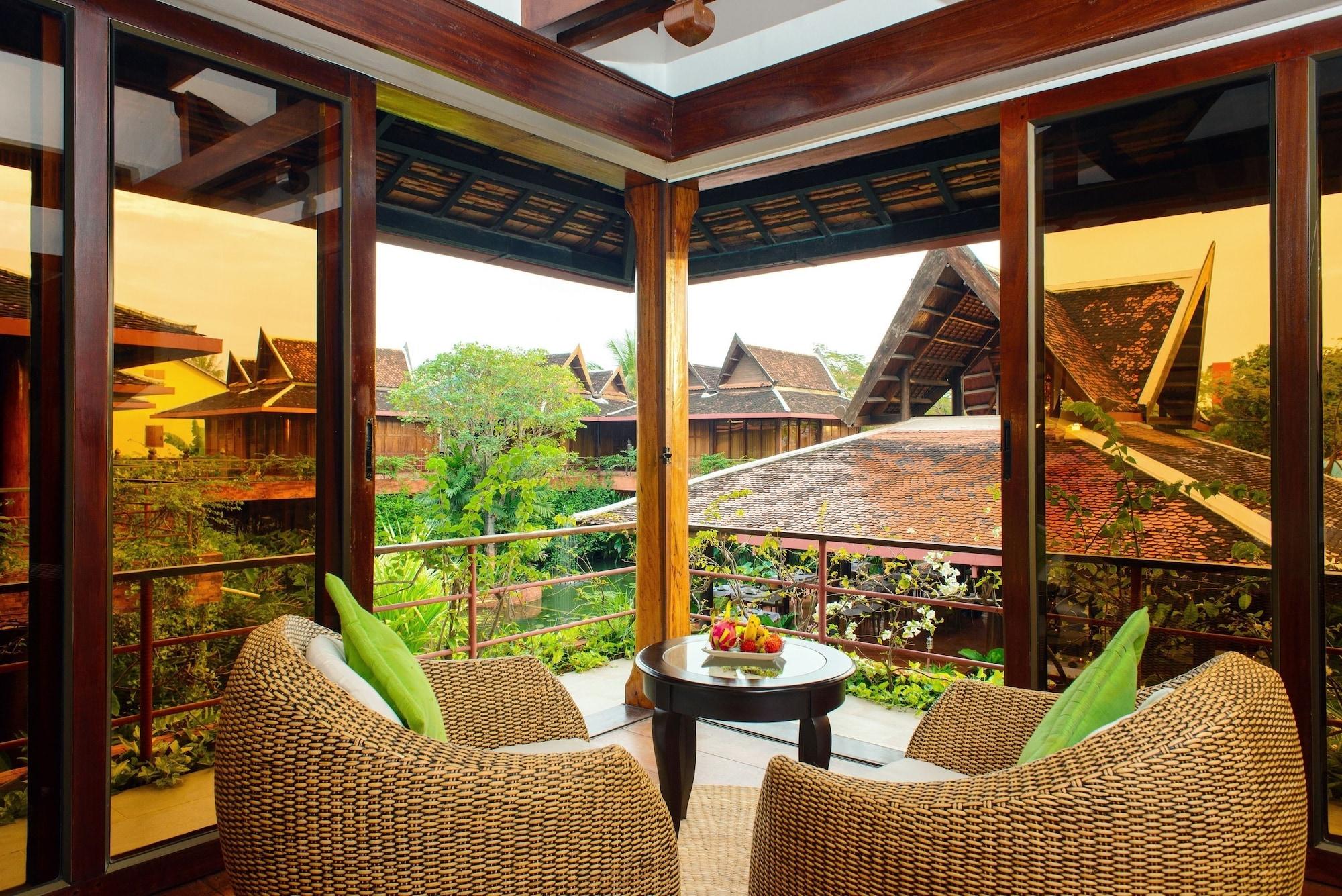 Angkor Village Hotel - Small Luxury Hotels Of The World Сием Реап Екстериор снимка A view from a suite at the resort