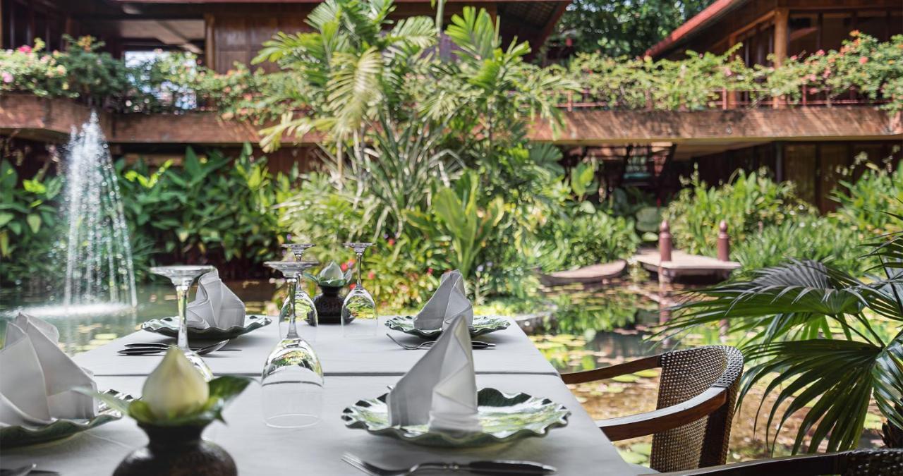 Angkor Village Hotel - Small Luxury Hotels Of The World Сием Реап Екстериор снимка The restaurant