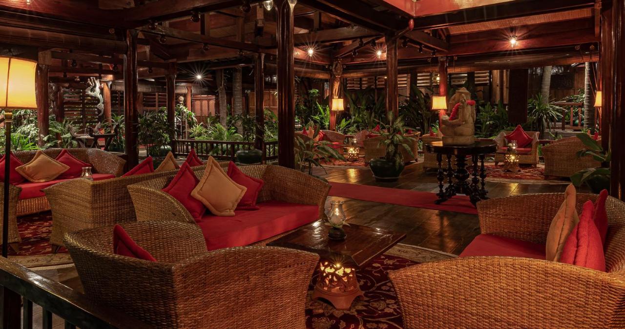 Angkor Village Hotel - Small Luxury Hotels Of The World Сием Реап Екстериор снимка The lobby of the Taj Bengal