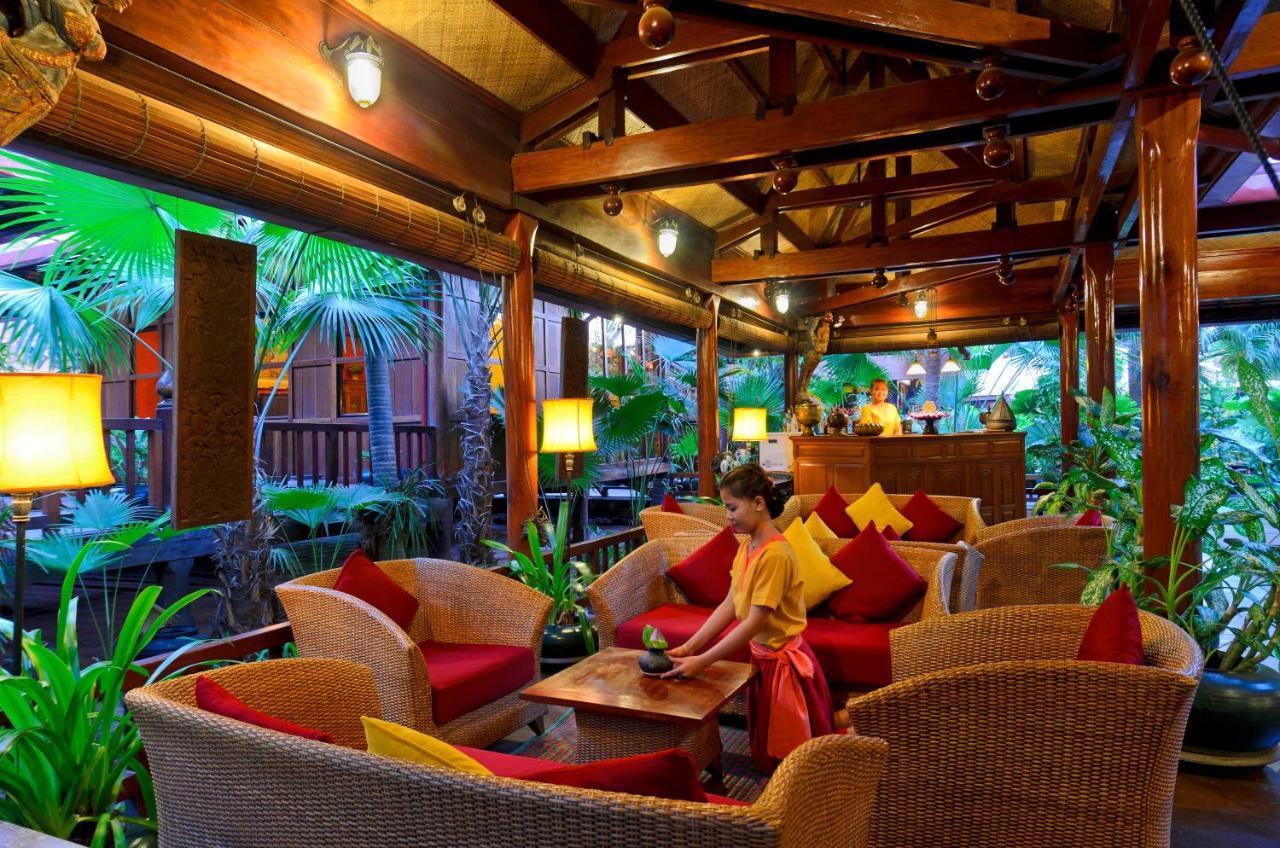 Angkor Village Hotel - Small Luxury Hotels Of The World Сием Реап Екстериор снимка The lobby of the resort