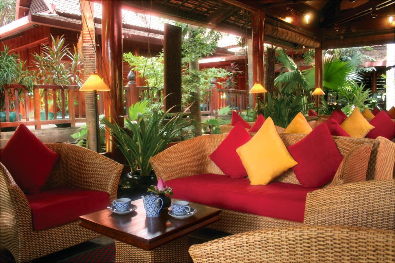 Angkor Village Hotel - Small Luxury Hotels Of The World Сием Реап Екстериор снимка The lobby of the hotel